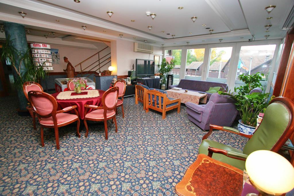 Waterfront Hotel เซนเทนแดร ภายนอก รูปภาพ
